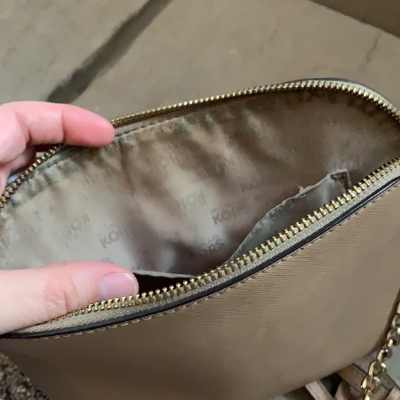 Michael kors cross body - Picture 13 of 16